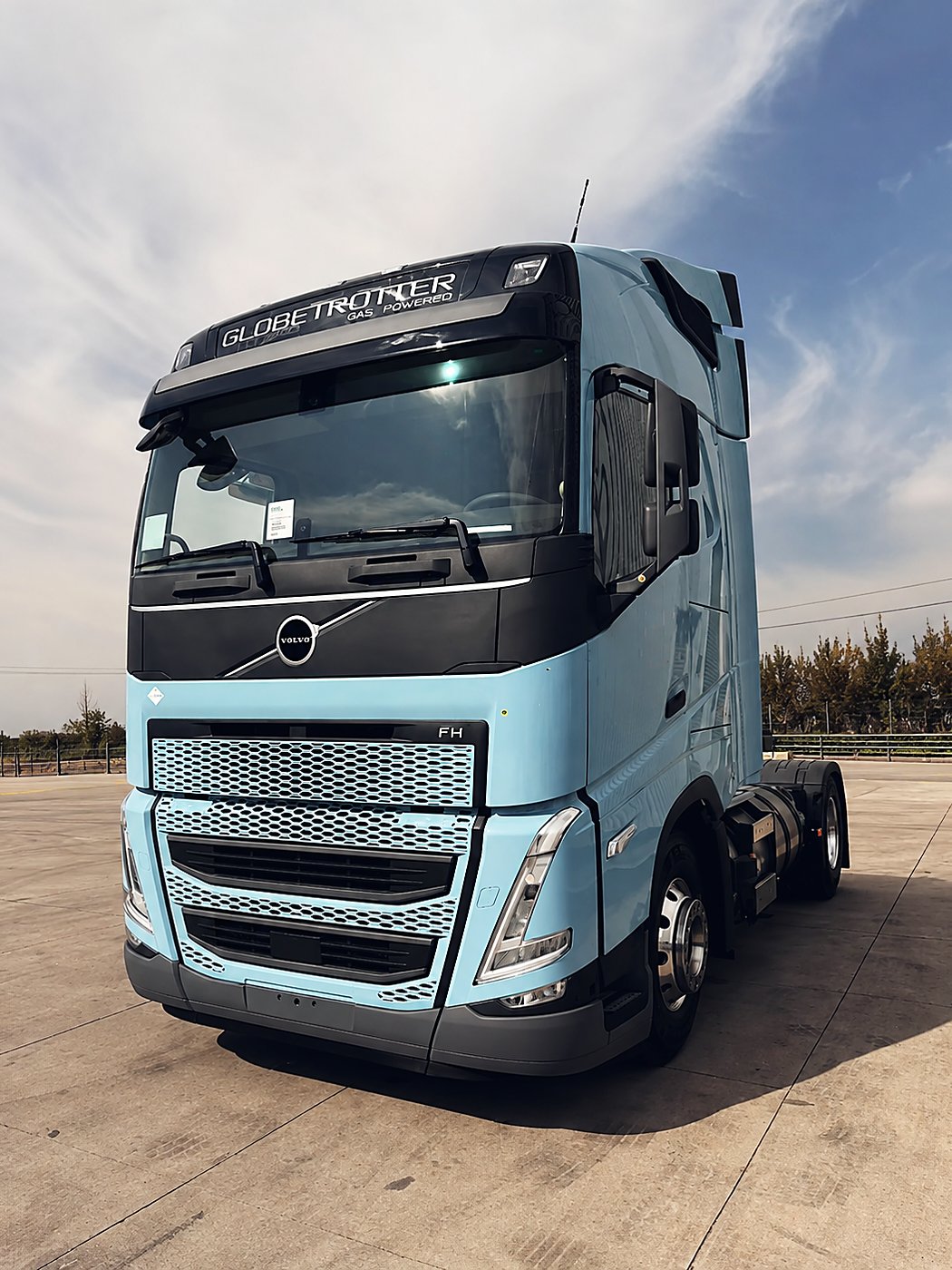 Tracto Volvo de la flota de Transporte JJC